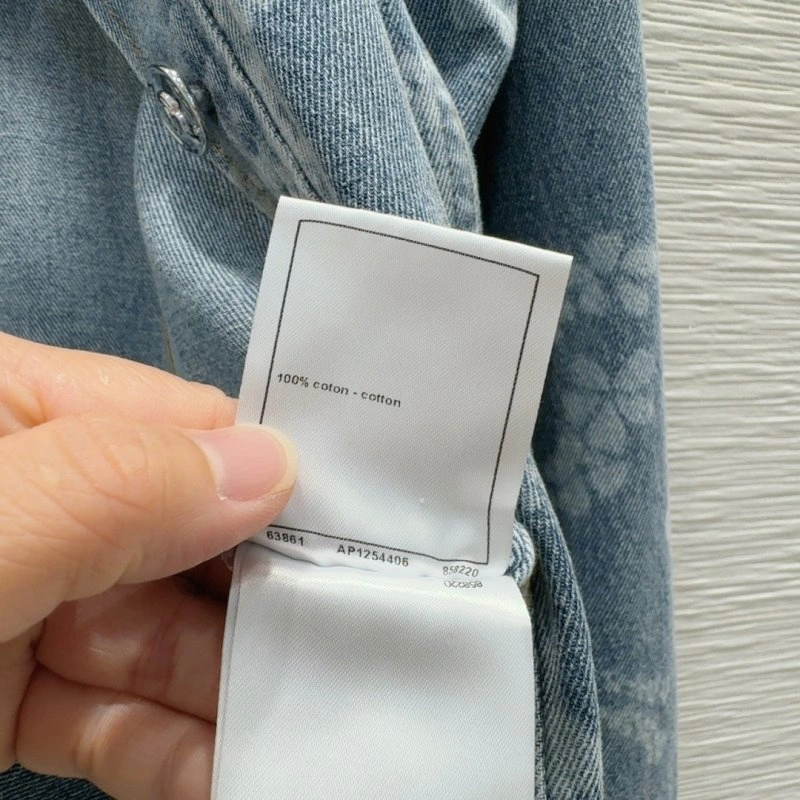 Sophisticated Chanel Outwear 110494
