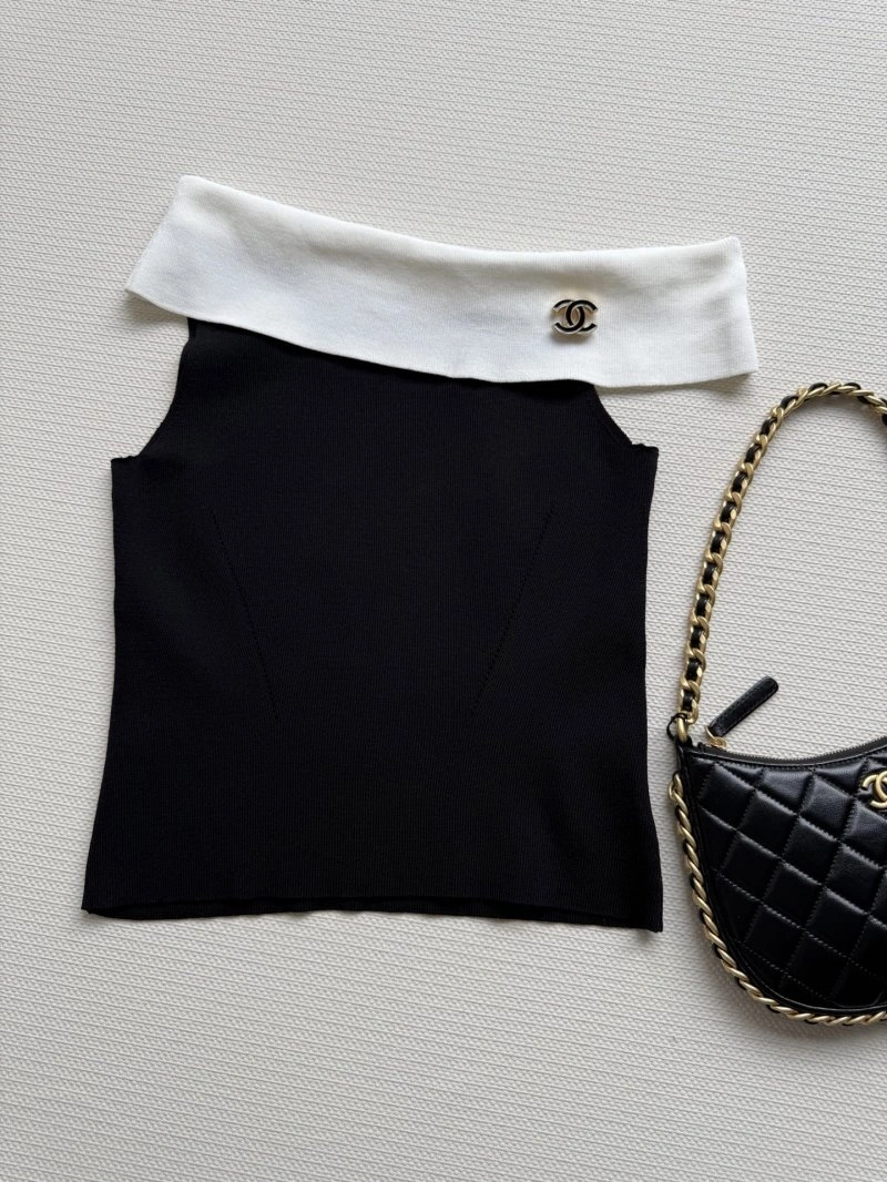 ZipUp Chanel Outwear 110490