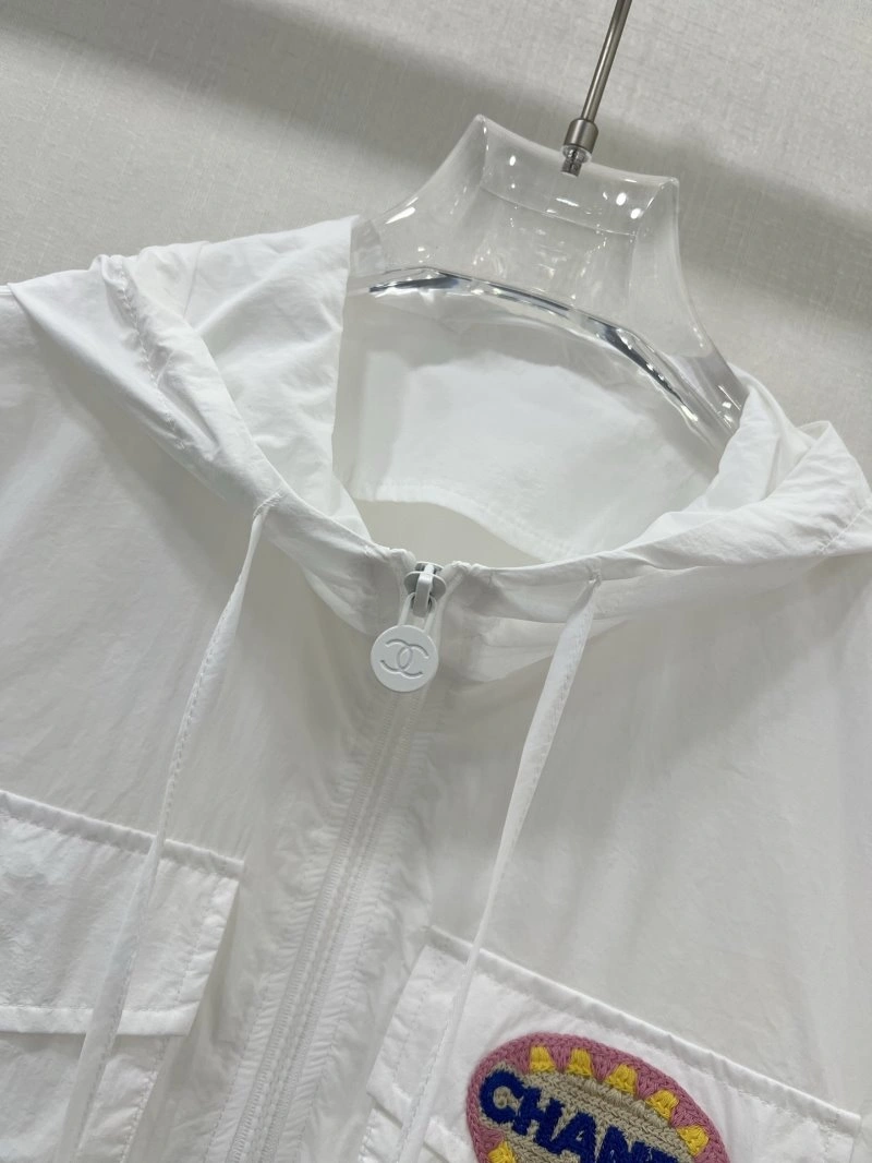 Chanel Outwear Chic 110485