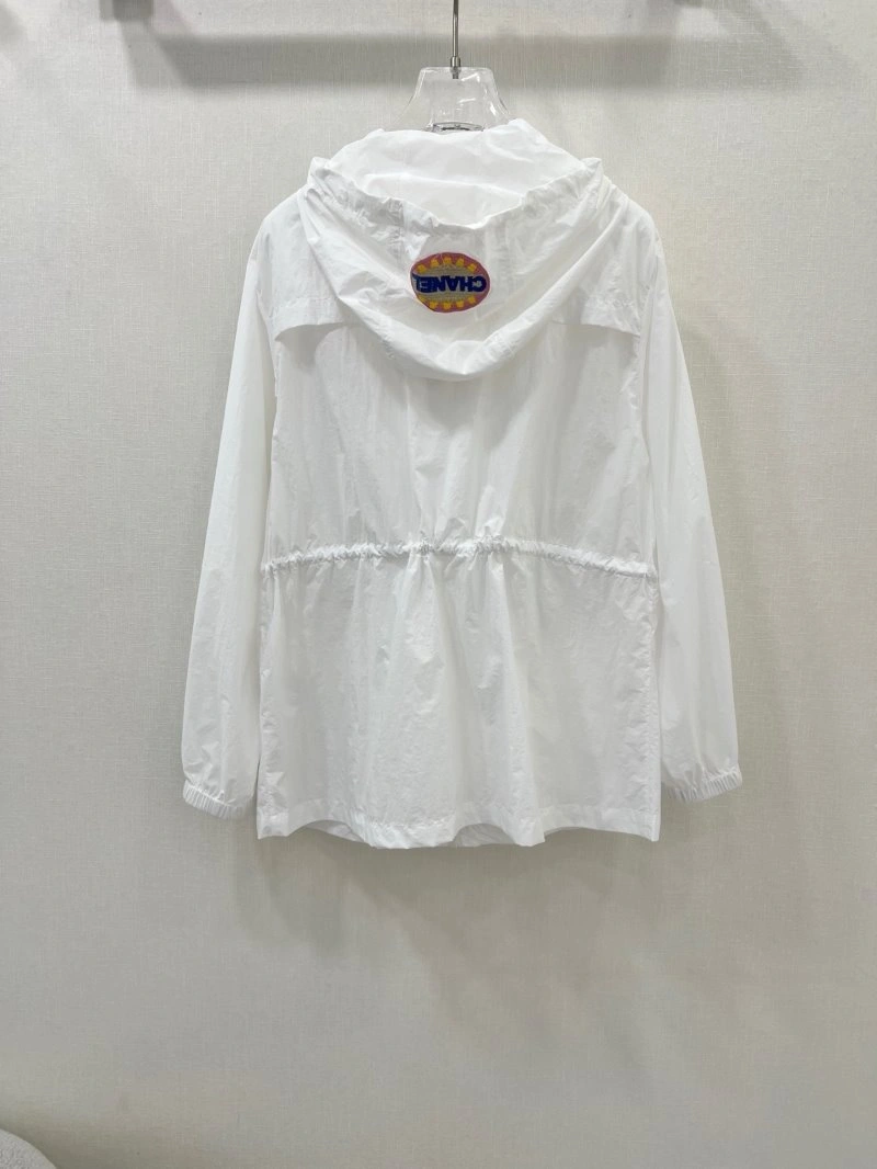 Chanel Outwear Chic 110485