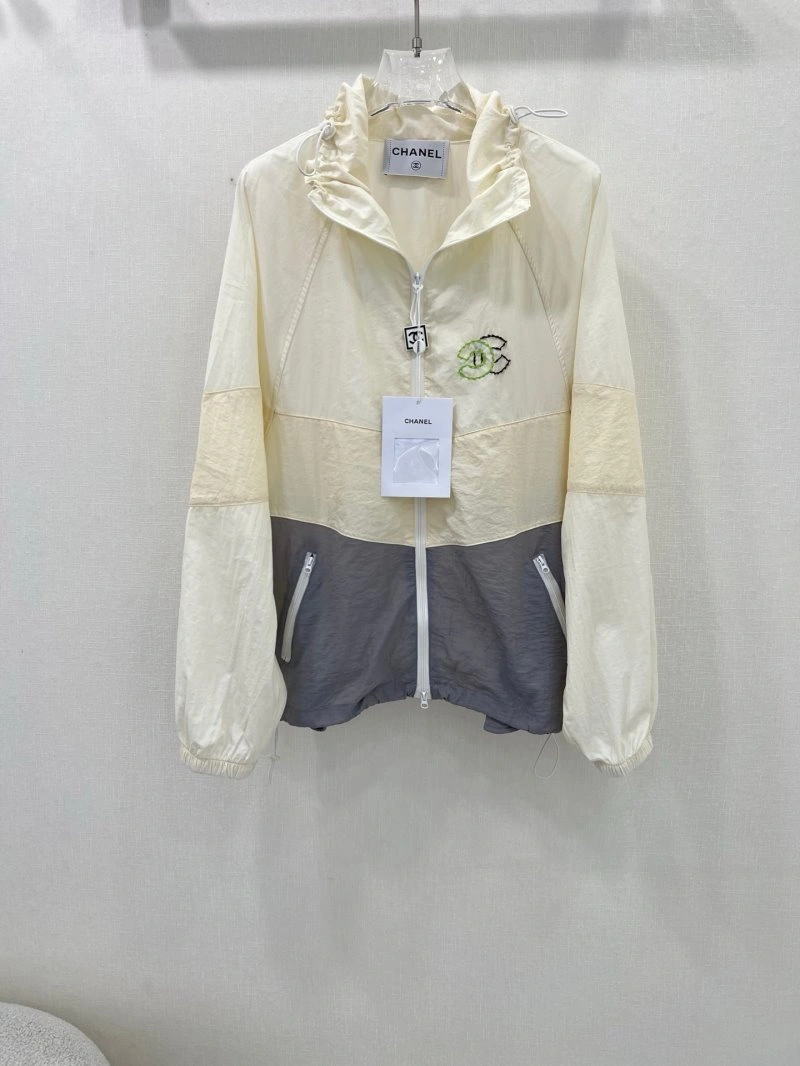 AllSeason Chanel Outwear 110481
