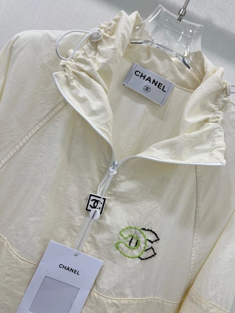 AllSeason Chanel Outwear 110481