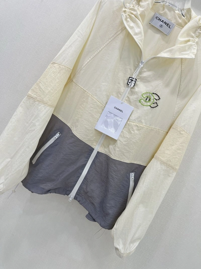 AllSeason Chanel Outwear 110481