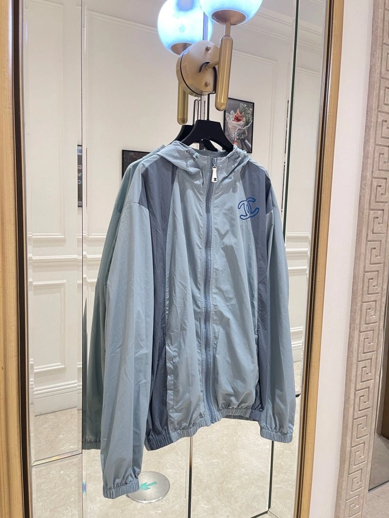Chanel Outwear Timeless 110479