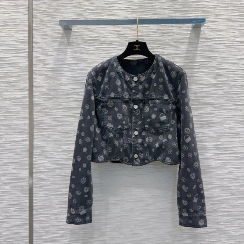 Packable Chanel Outwear 110468