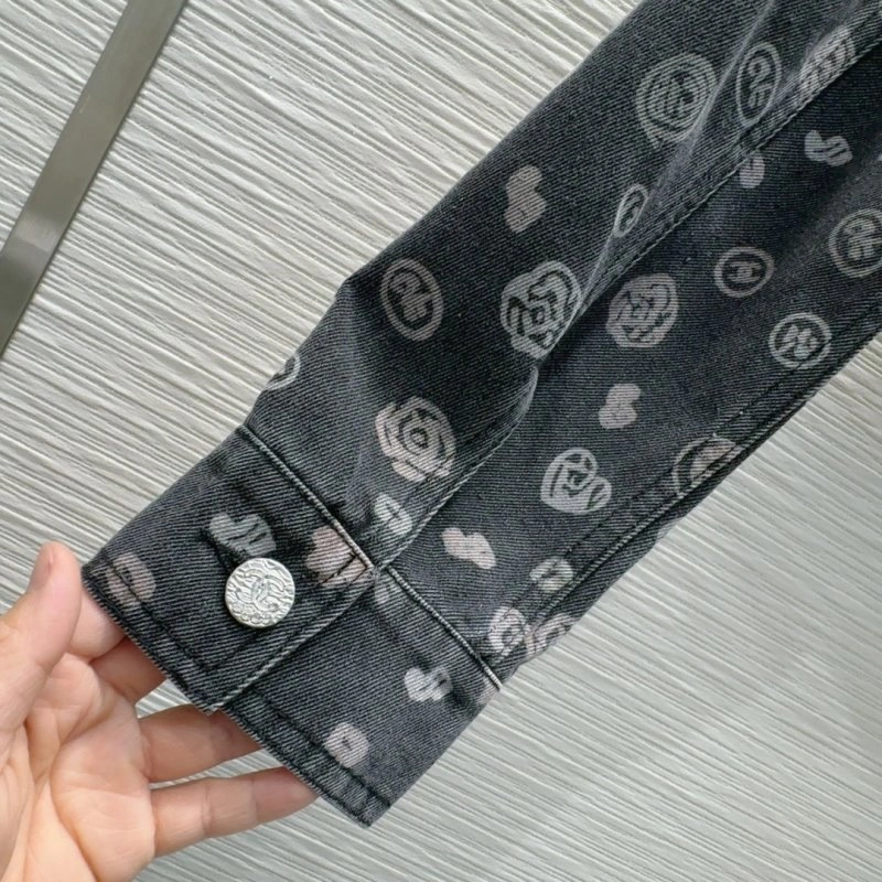 Packable Chanel Outwear 110468