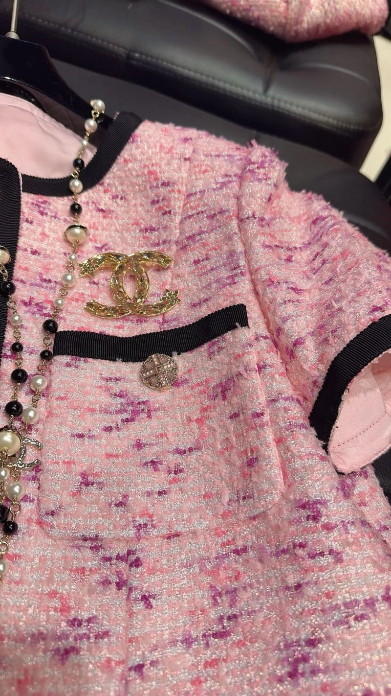Chanel Outwear Bold 110462