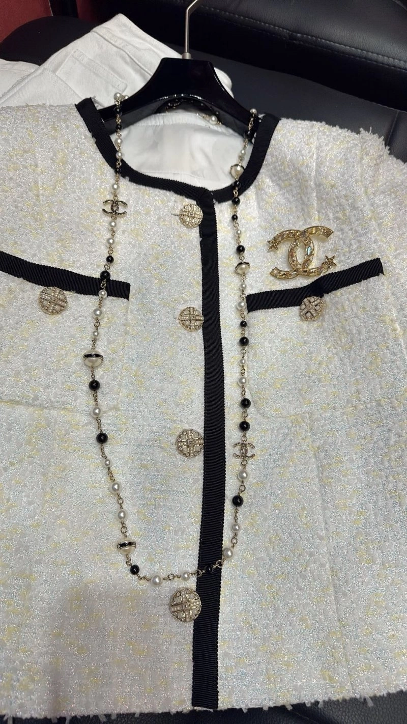 WrinkleFree Chanel Outwear 110461