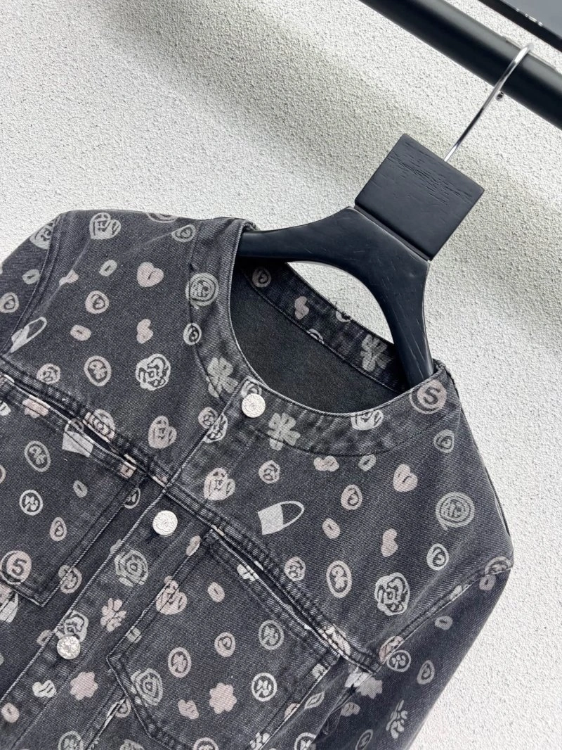 Chanel Outwear Comfortable 110466