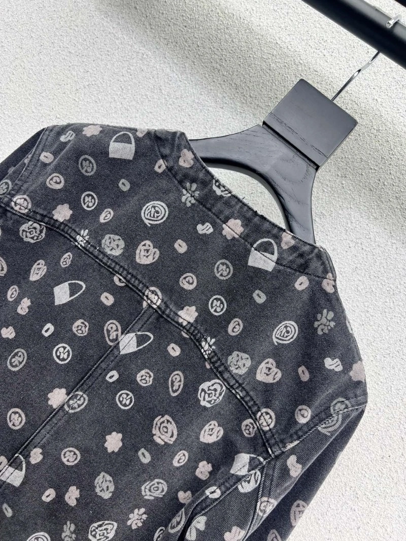 Chanel Outwear Comfortable 110466