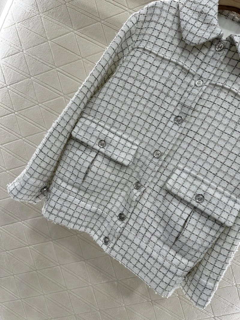 Chanel Outwear EyeCatching 110474