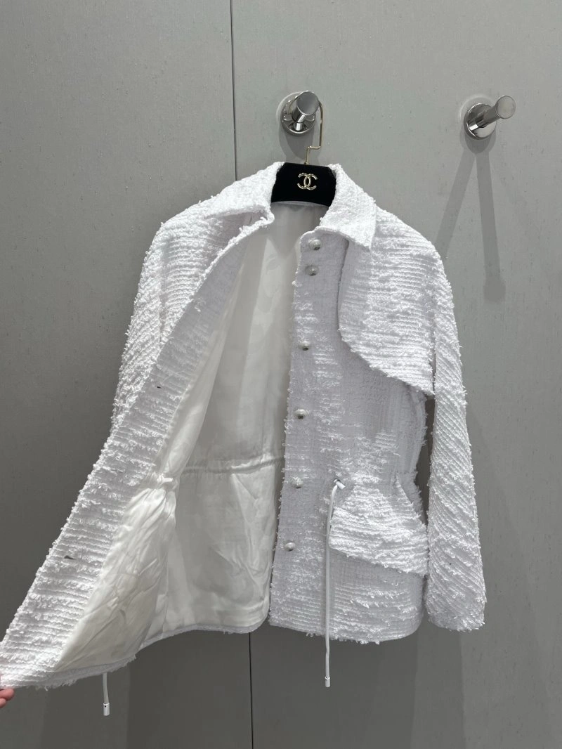 Chanel Outwear Durable 108170