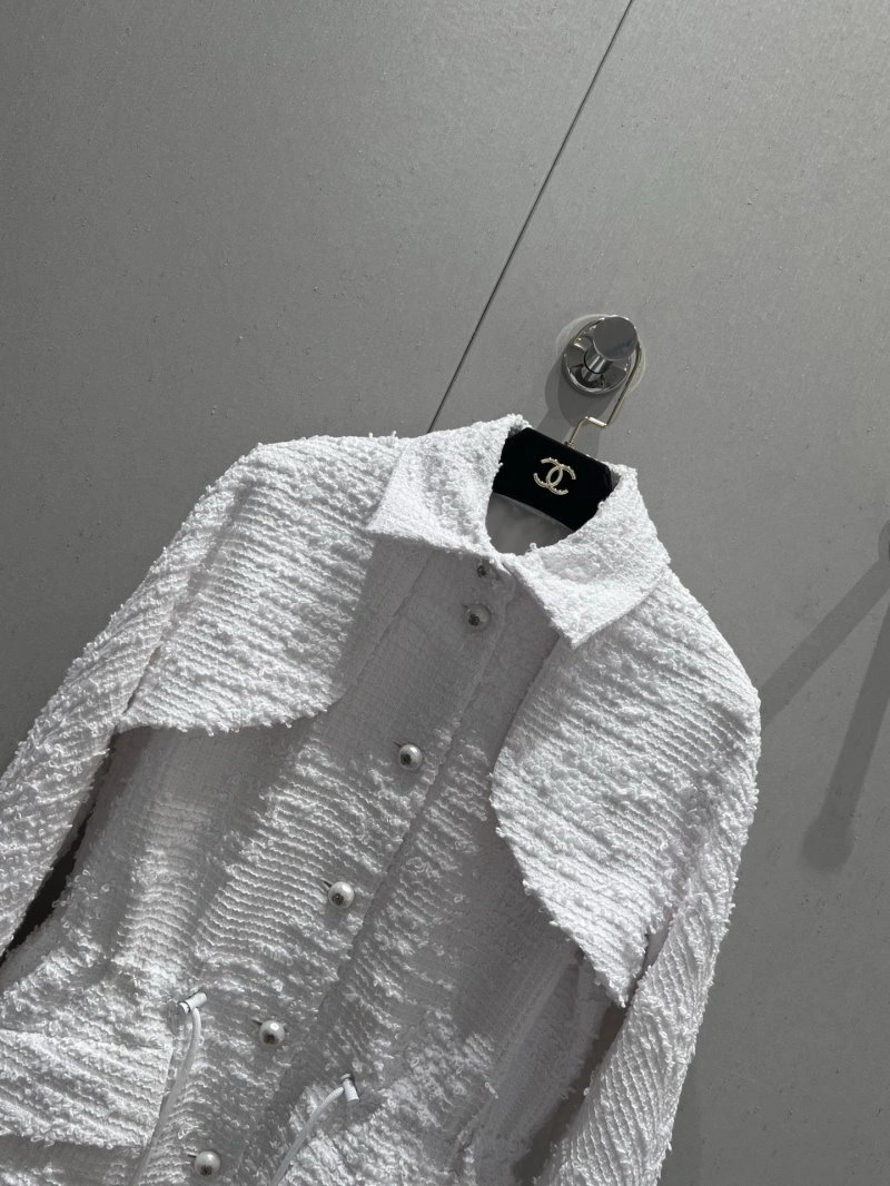 Chanel Outwear Durable 108170