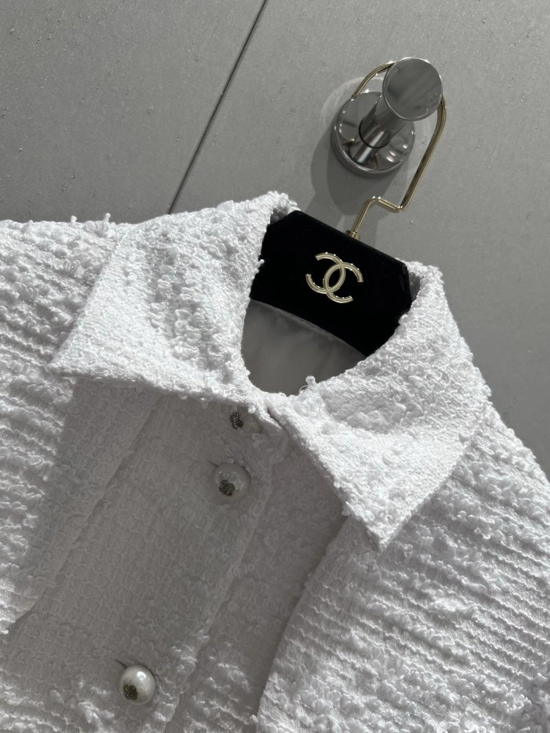 Chanel Outwear Durable 108170
