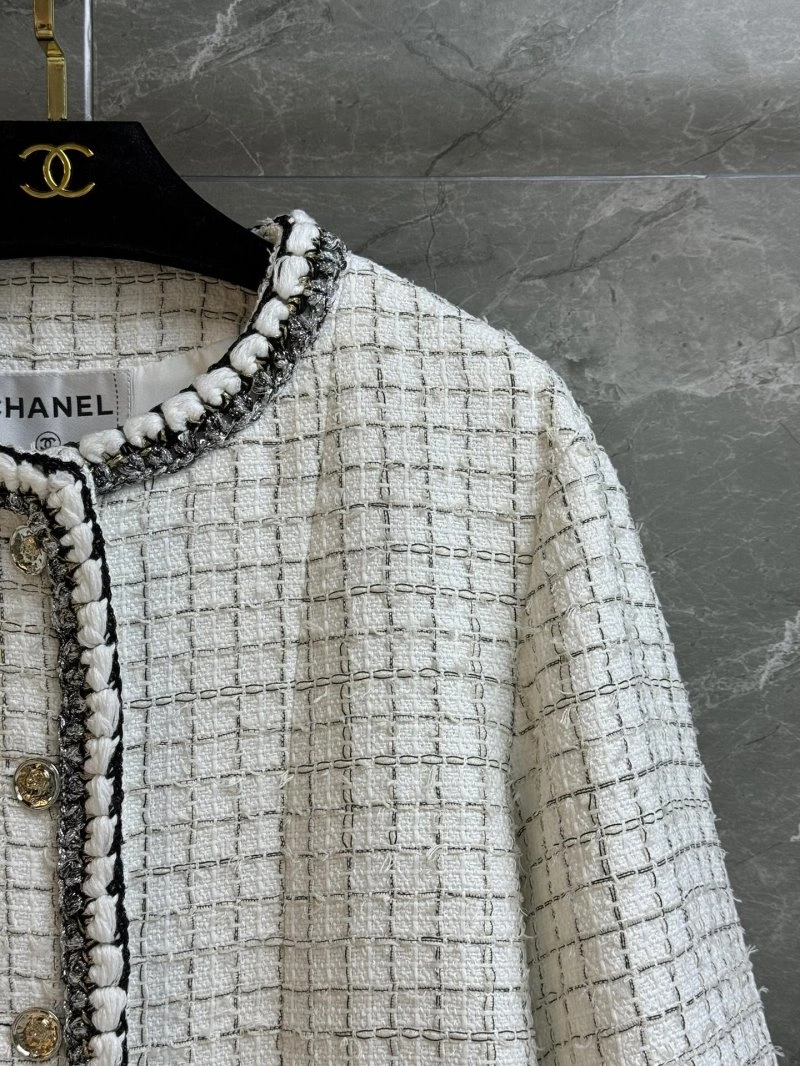 Chanel Outwear Trendsetting 108153