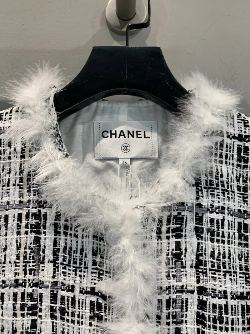 Chanel Outwear AllSeason 108166