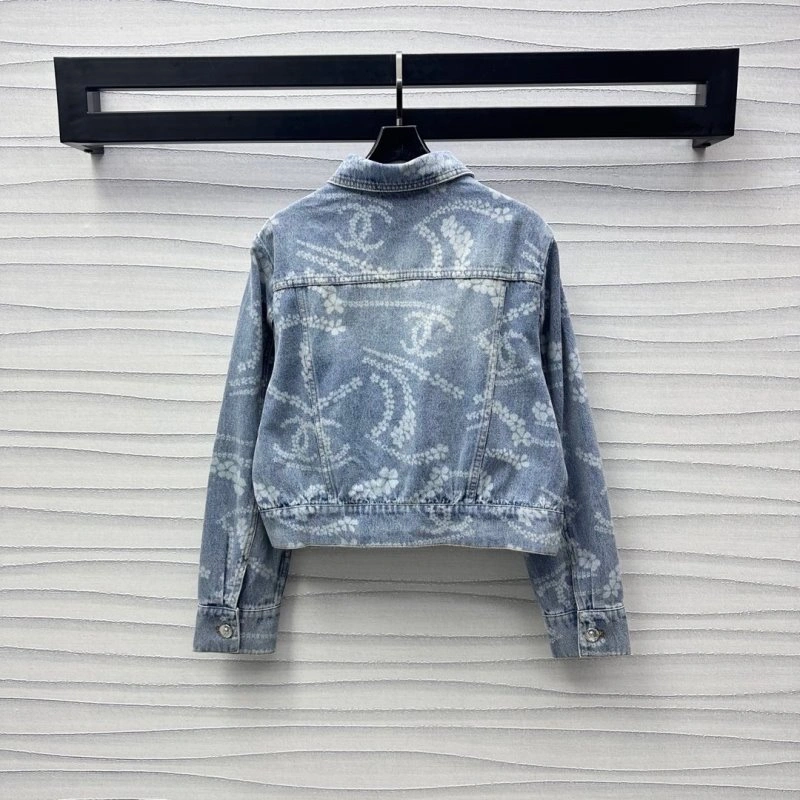 Chanel Outwear TimelessDesign 108169