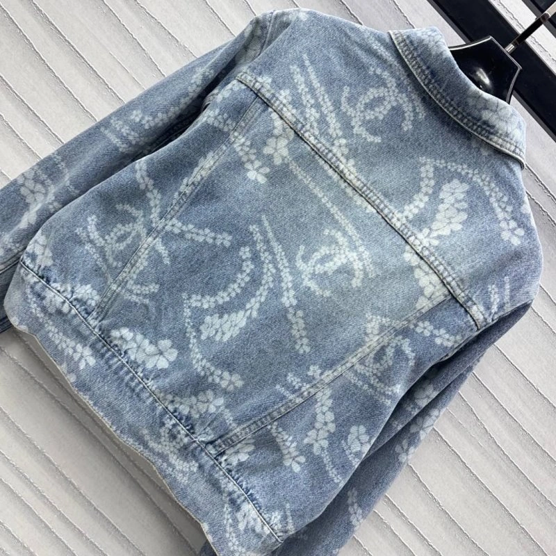 Chanel Outwear TimelessDesign 108169