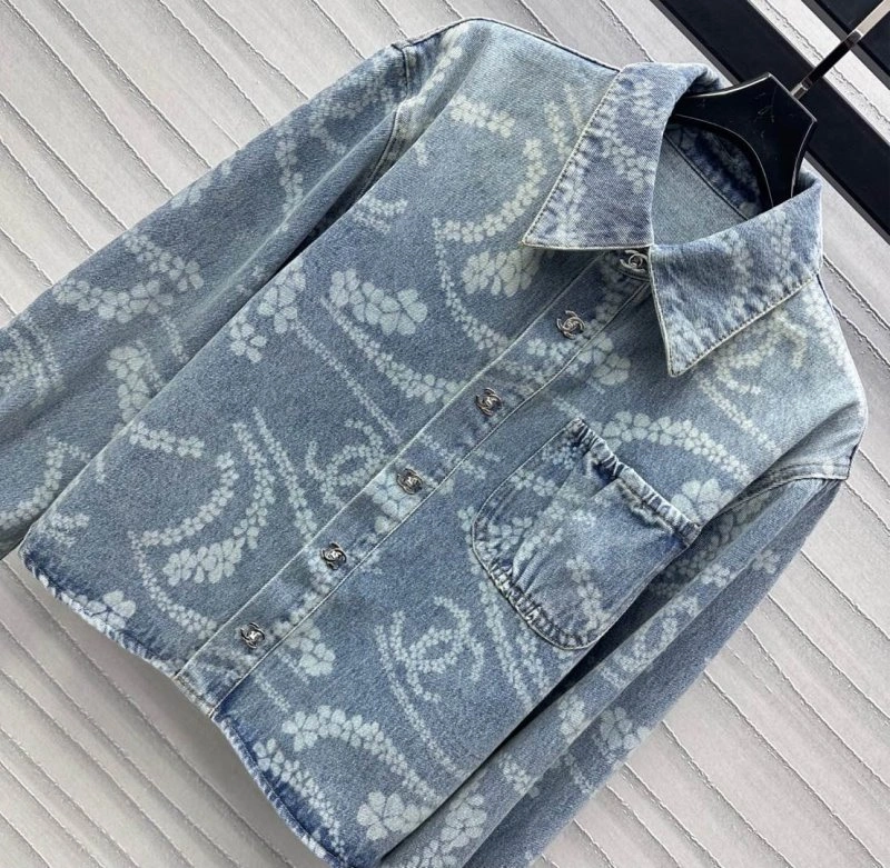 Chanel Outwear Fashionable 108145