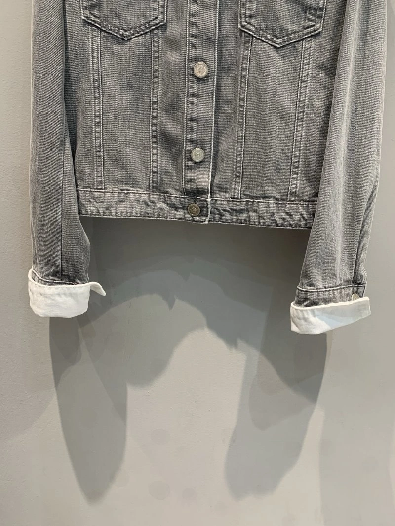 Youthful Chanel Outwear 108174