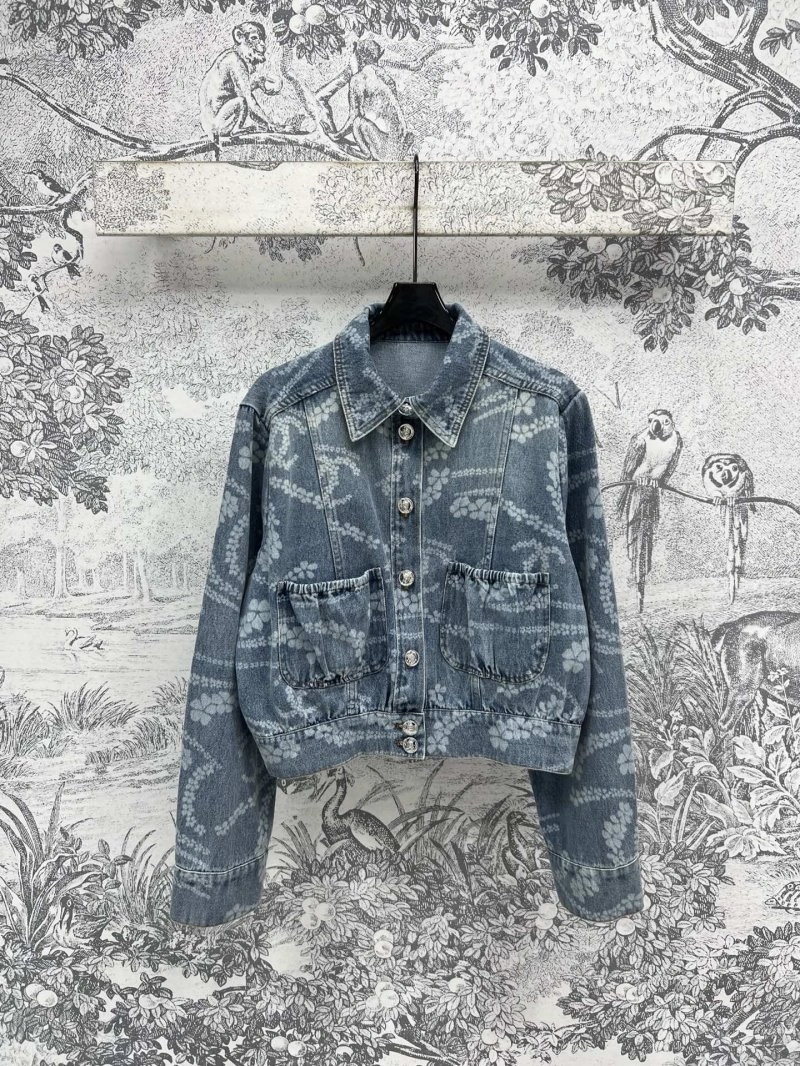 Chanel Outwear TimelessDesign 108171