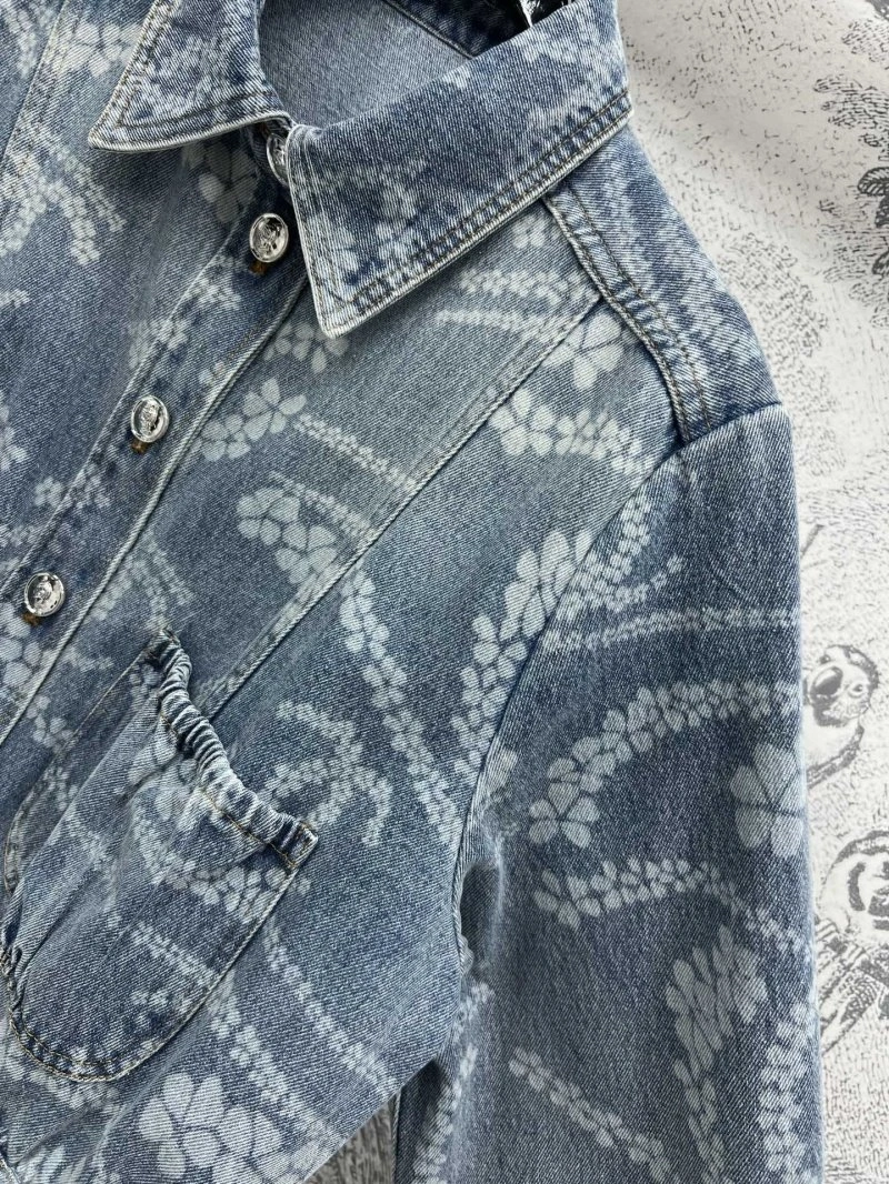 Chanel Outwear TimelessDesign 108171