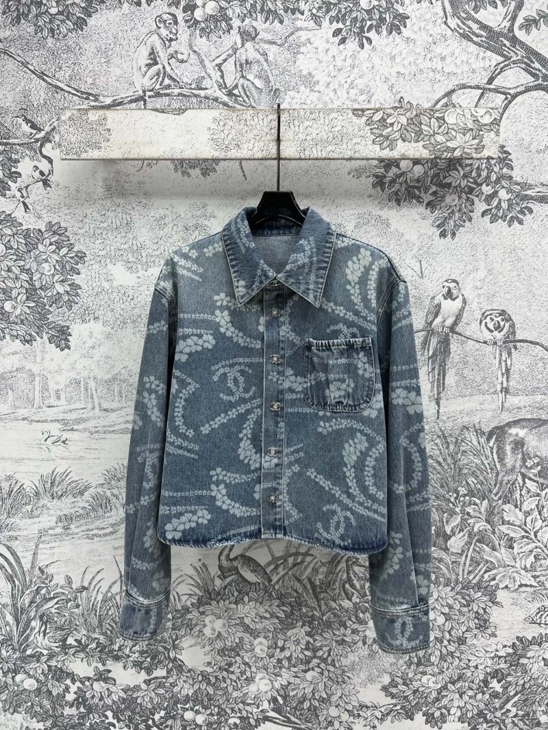 Sleek Chanel Outwear 108172