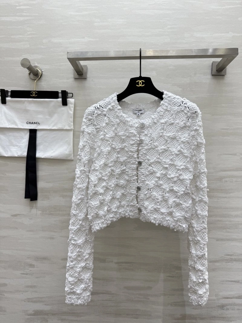 Sophisticated Chanel Outwear 108139