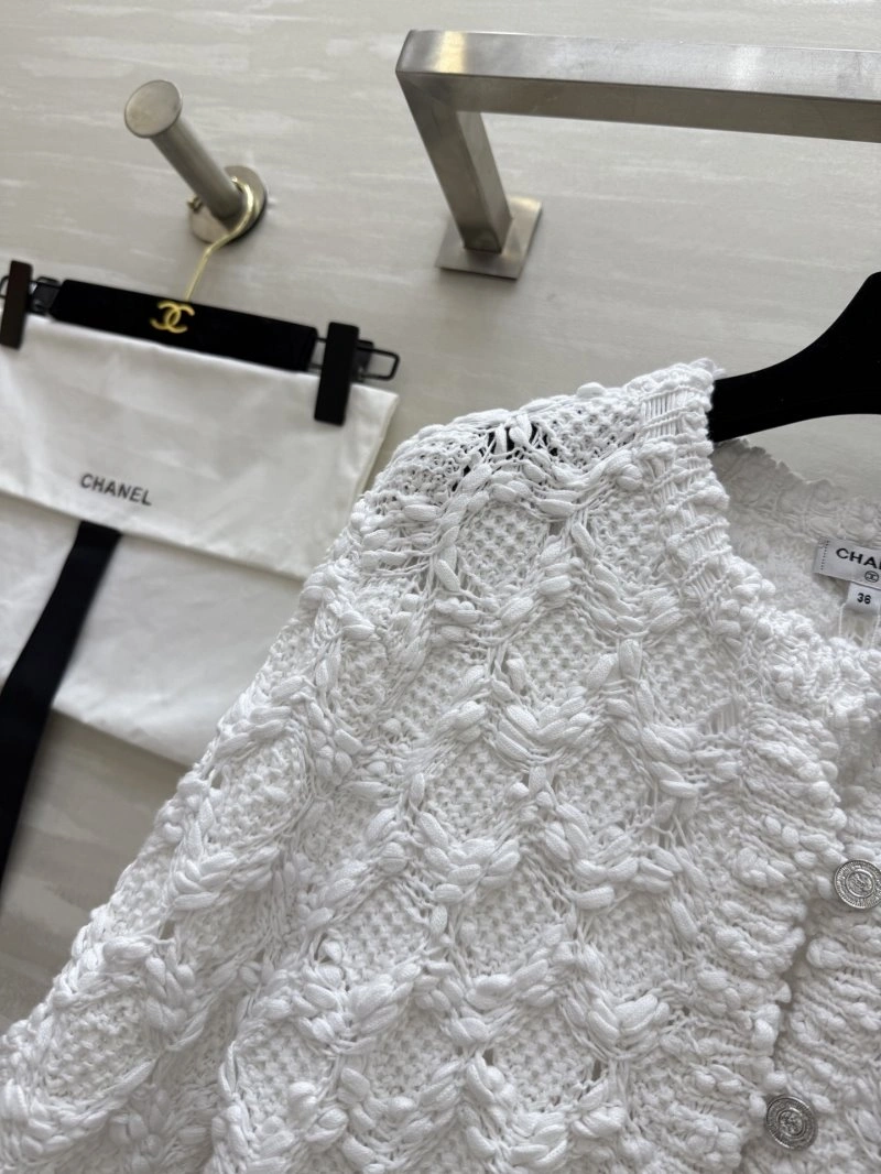 Sophisticated Chanel Outwear 108139