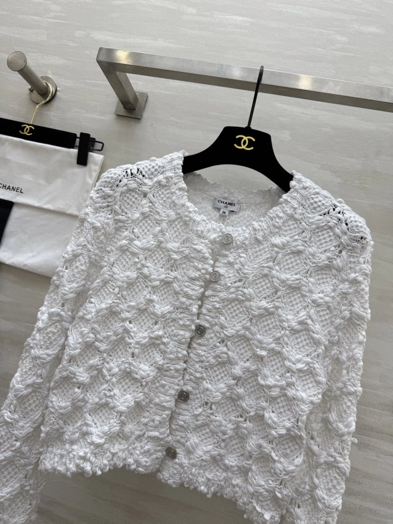 Sophisticated Chanel Outwear 108139
