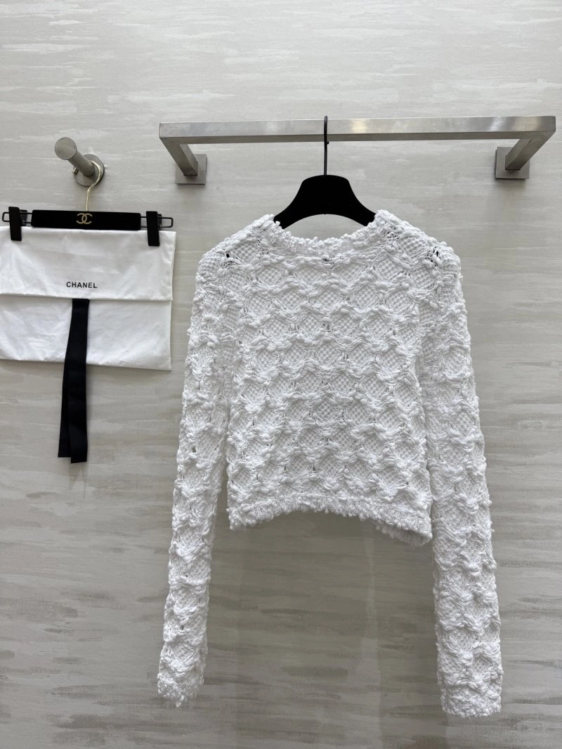 Sophisticated Chanel Outwear 108139