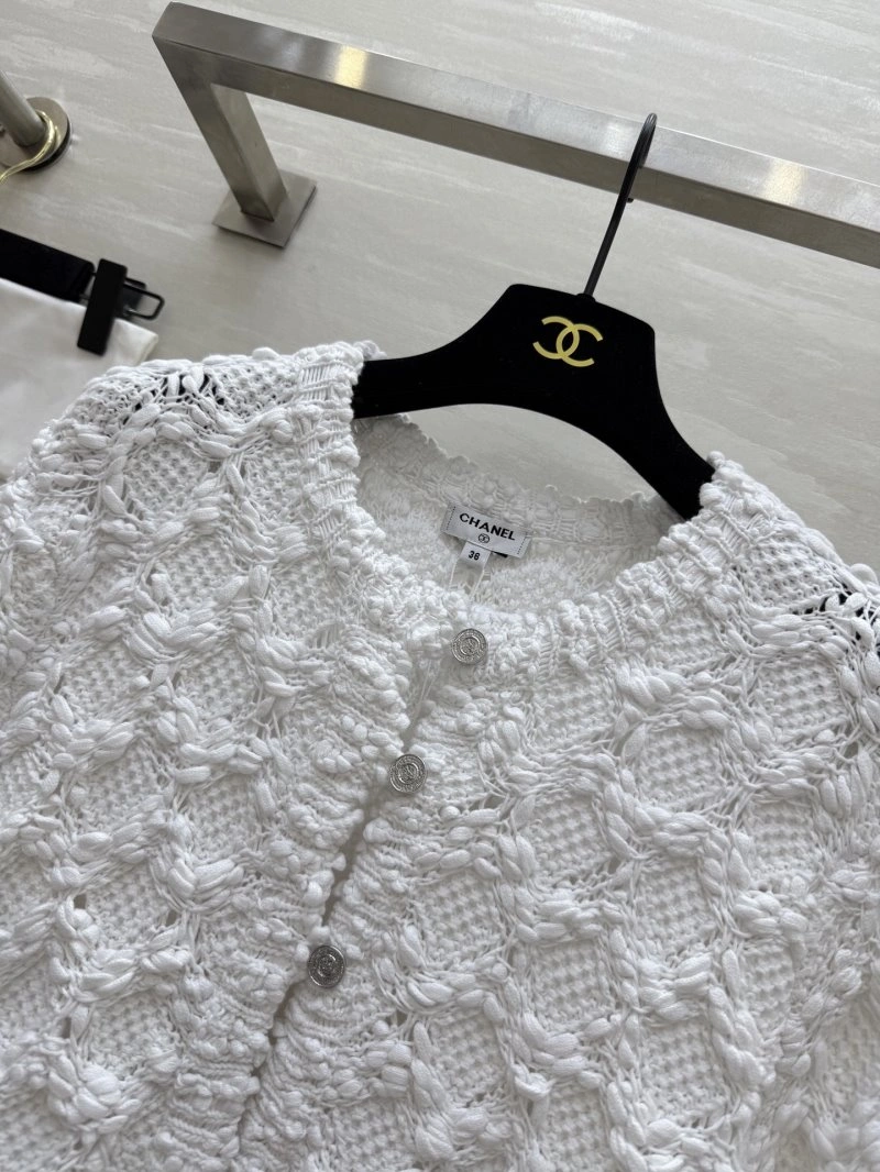 Sophisticated Chanel Outwear 108139