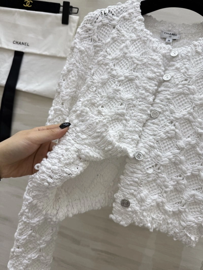 Sophisticated Chanel Outwear 108139