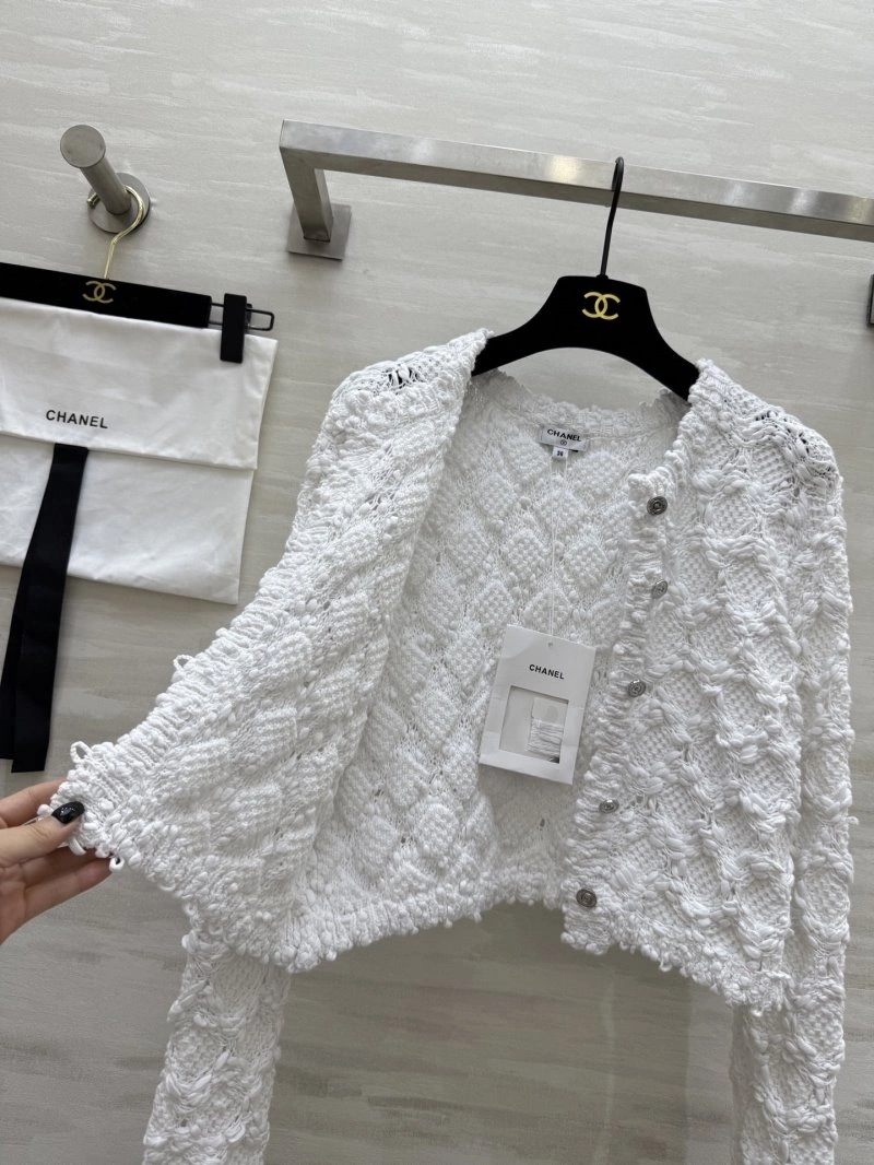 Sophisticated Chanel Outwear 108139