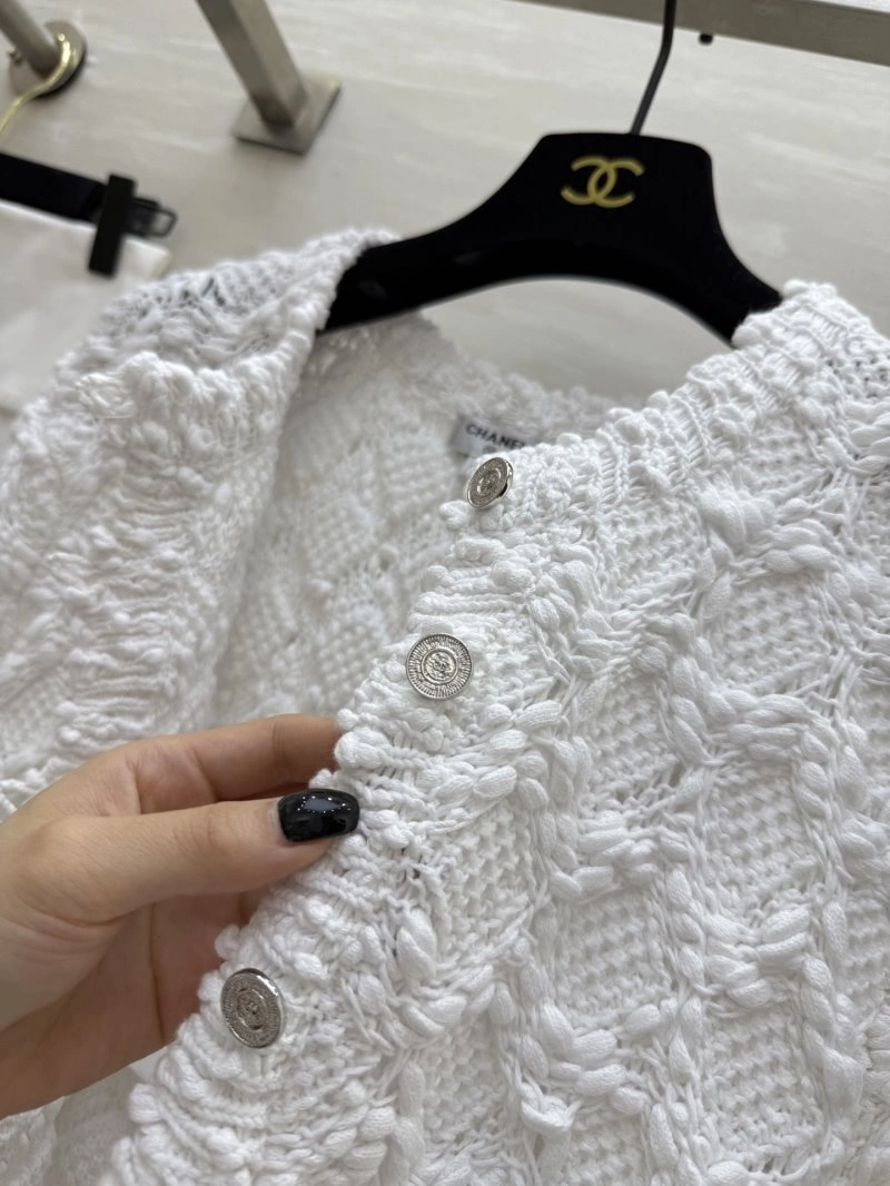 Sophisticated Chanel Outwear 108139