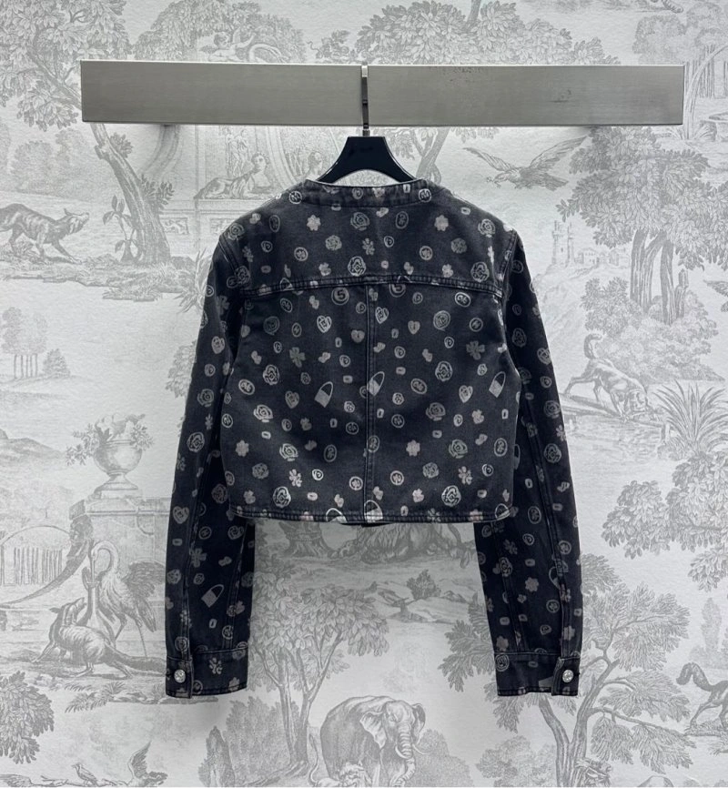 Fashionable Chanel Outwear 108138