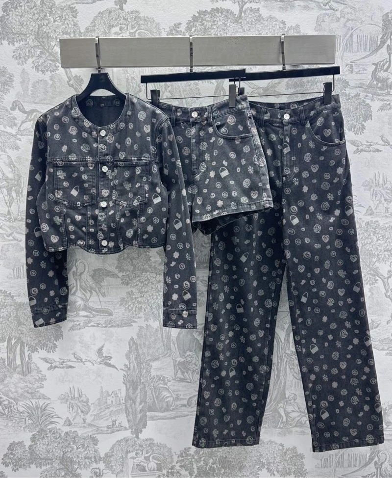 Fashionable Chanel Outwear 108138