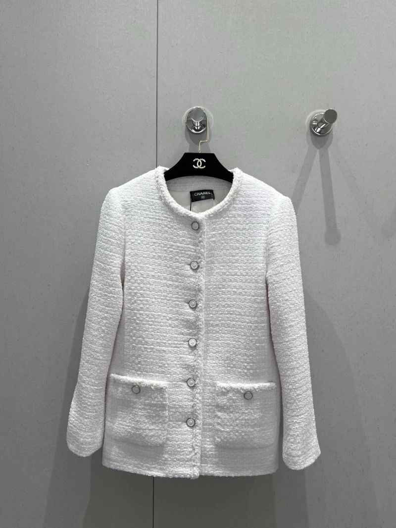 Chanel Outwear Timeless 108136