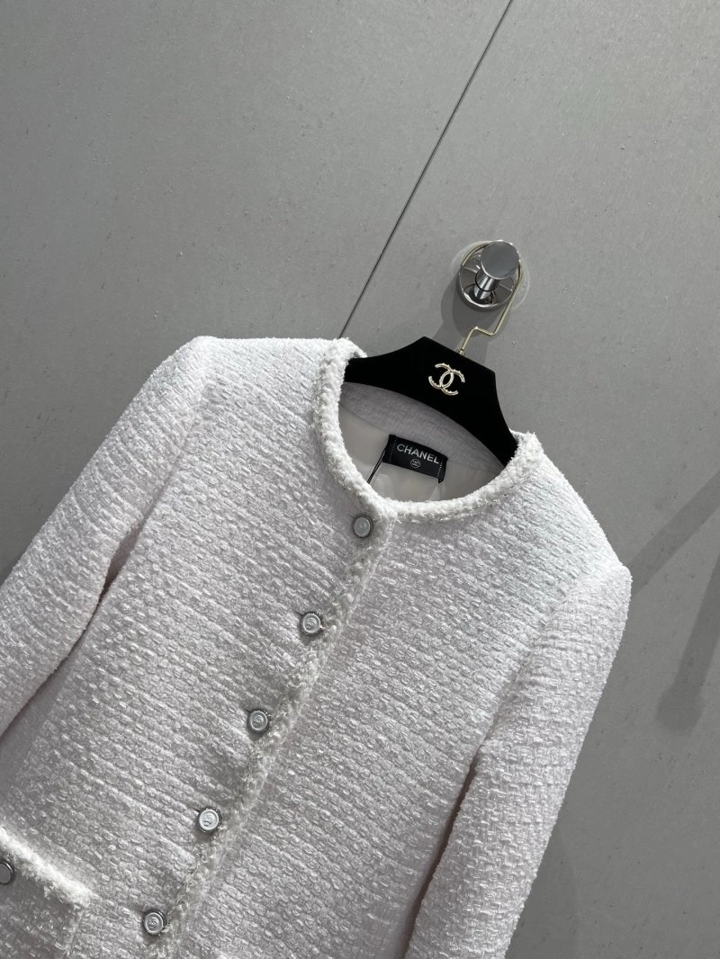 Chanel Outwear Timeless 108136