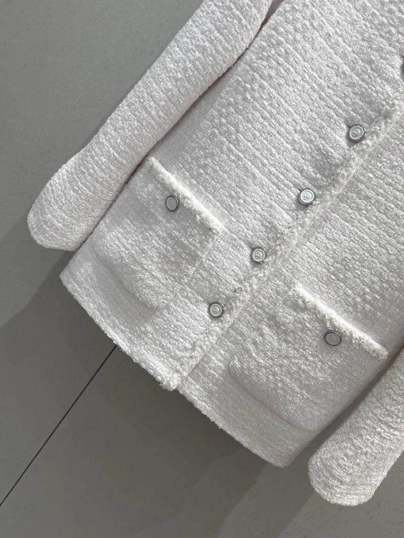 Chanel Outwear Timeless 108136