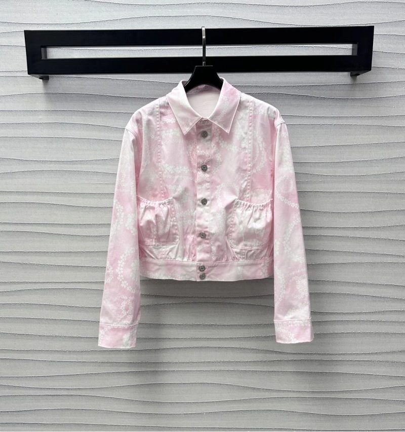 Durable Chanel Outwear 108131