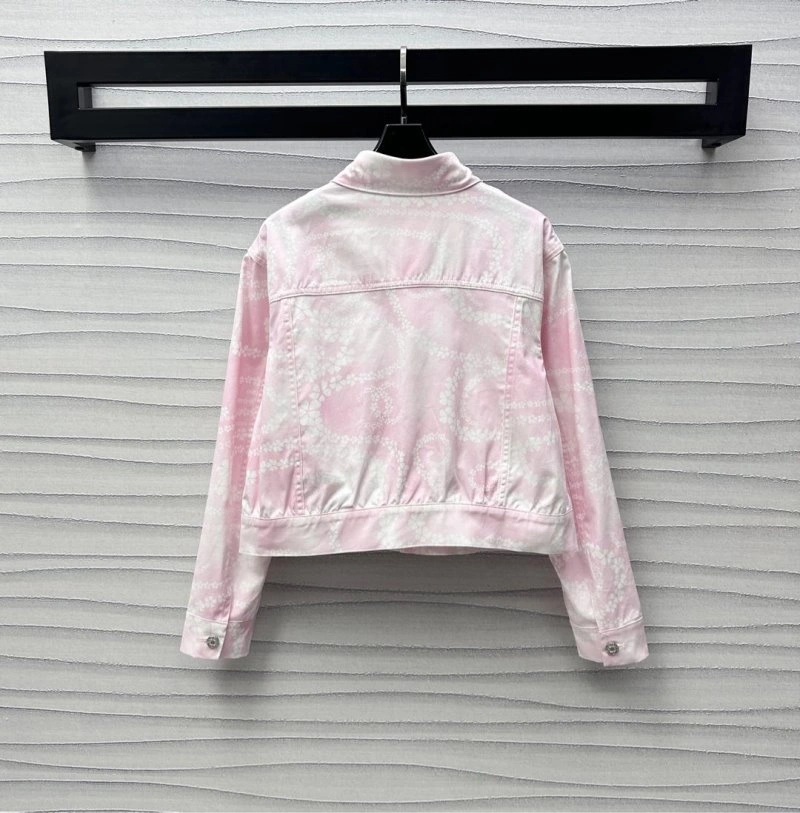 Durable Chanel Outwear 108131