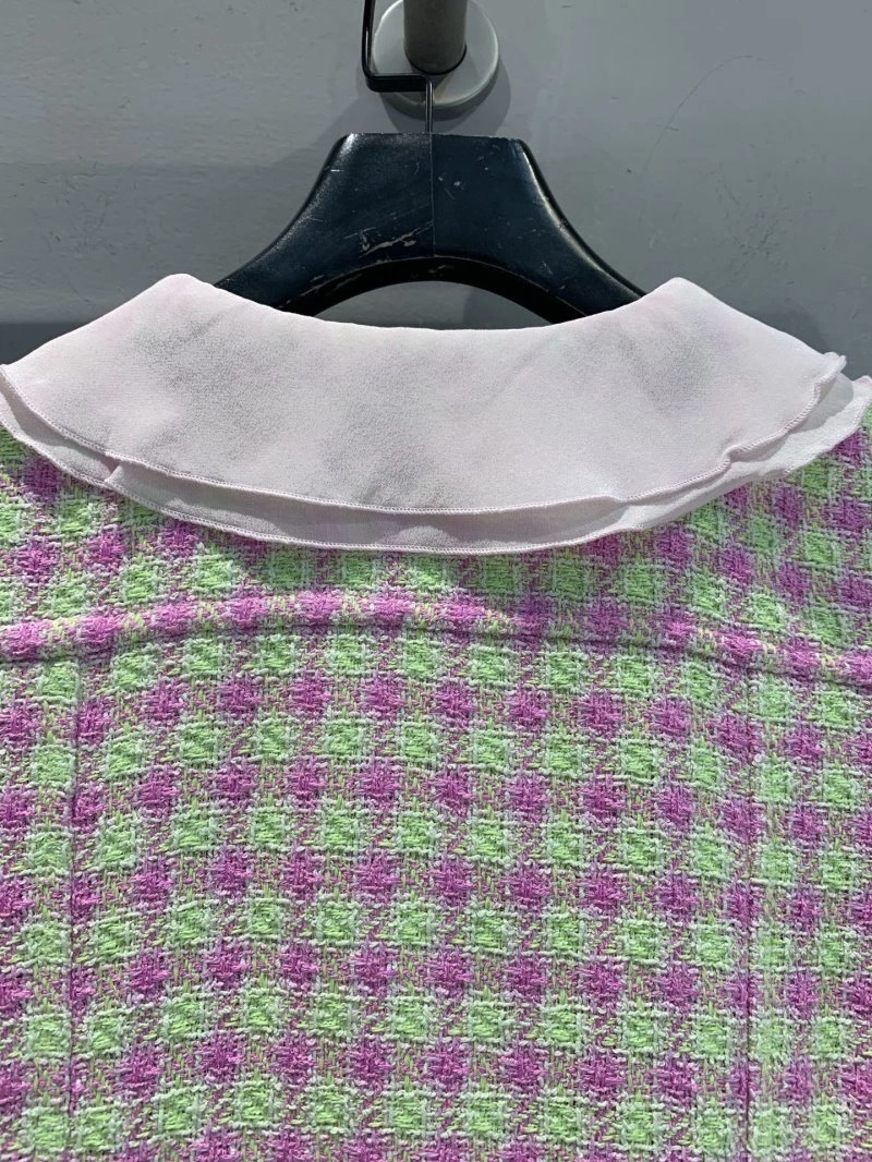 Lightweight Chanel Outwear 108129