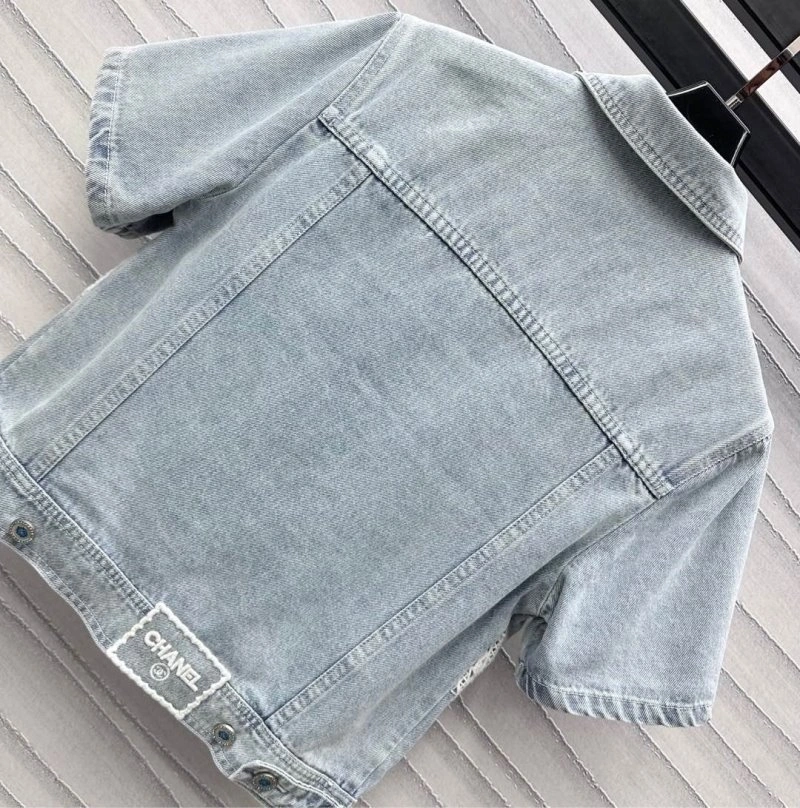 WaterResistant Chanel Outwear 108106