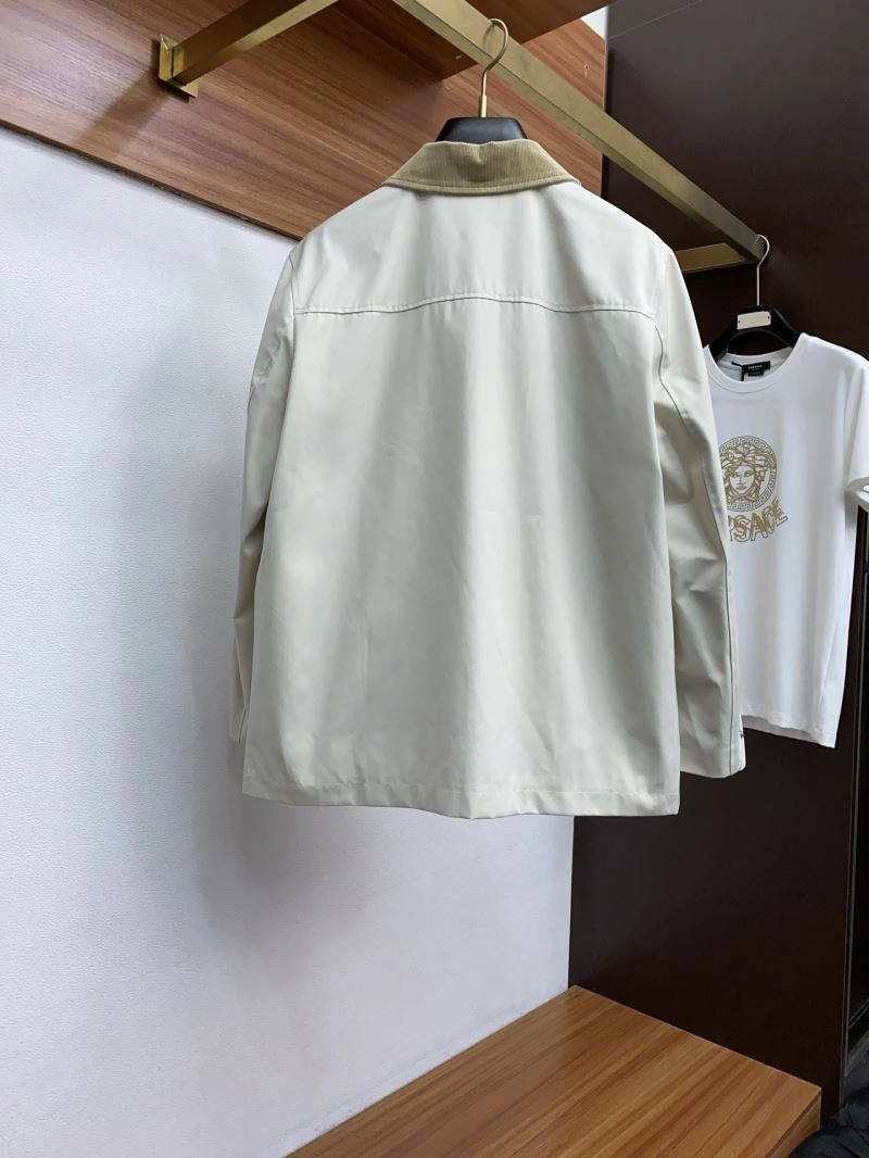 Breathable Chanel Outwear 111253