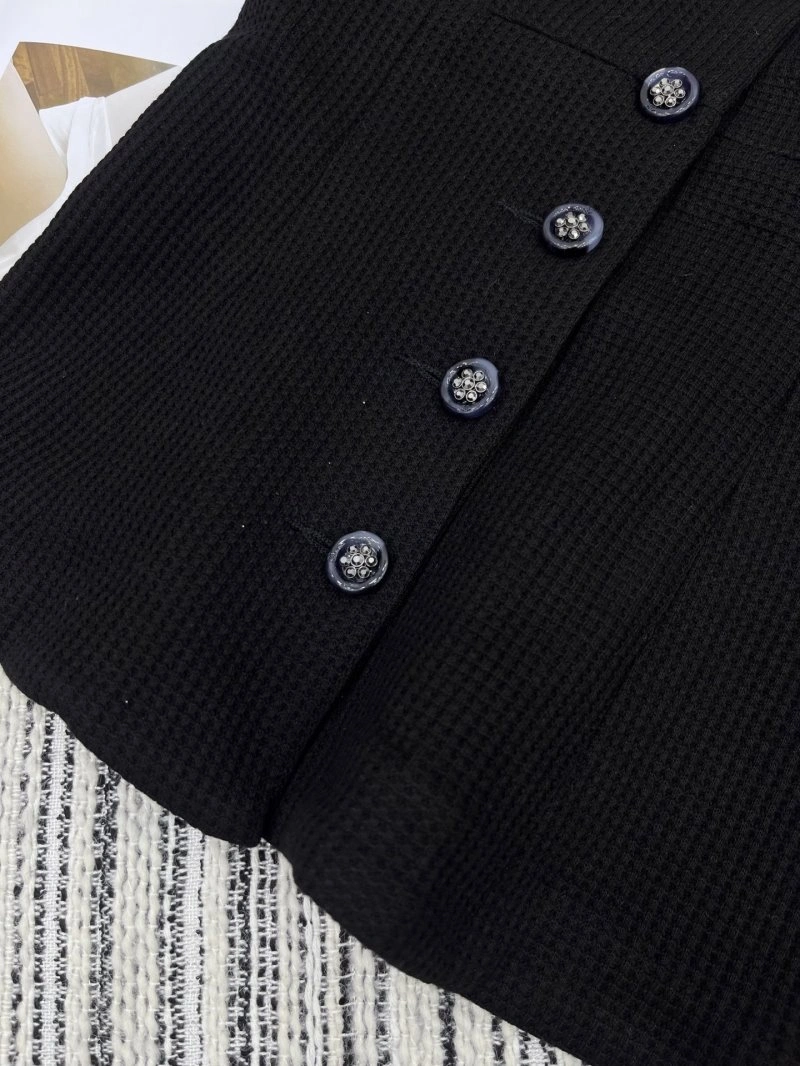 Chanel Outwear Premium 109781