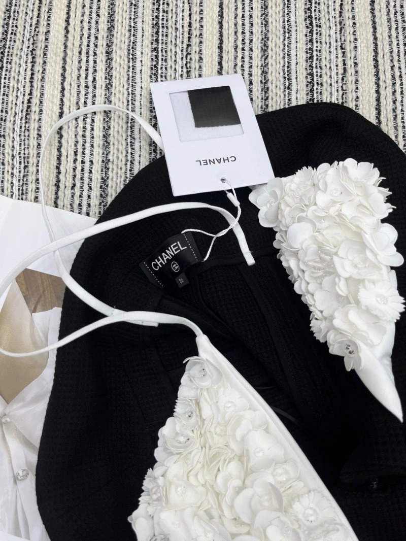 Chanel Outwear Premium 109781