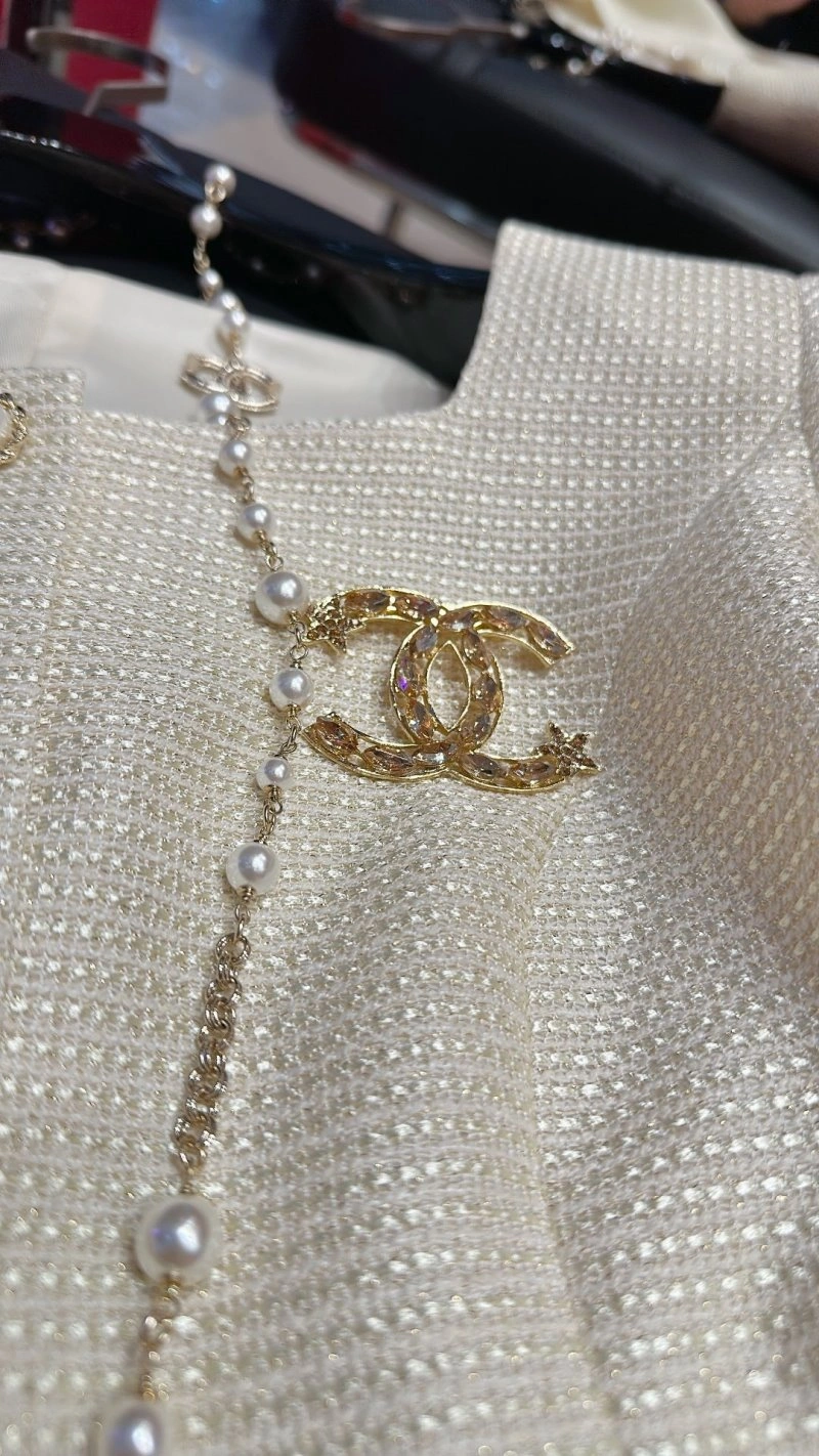 Fashionable Chanel Outwear 109790