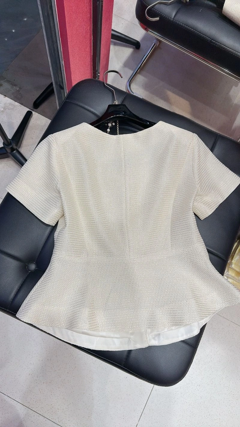 Fashionable Chanel Outwear 109790