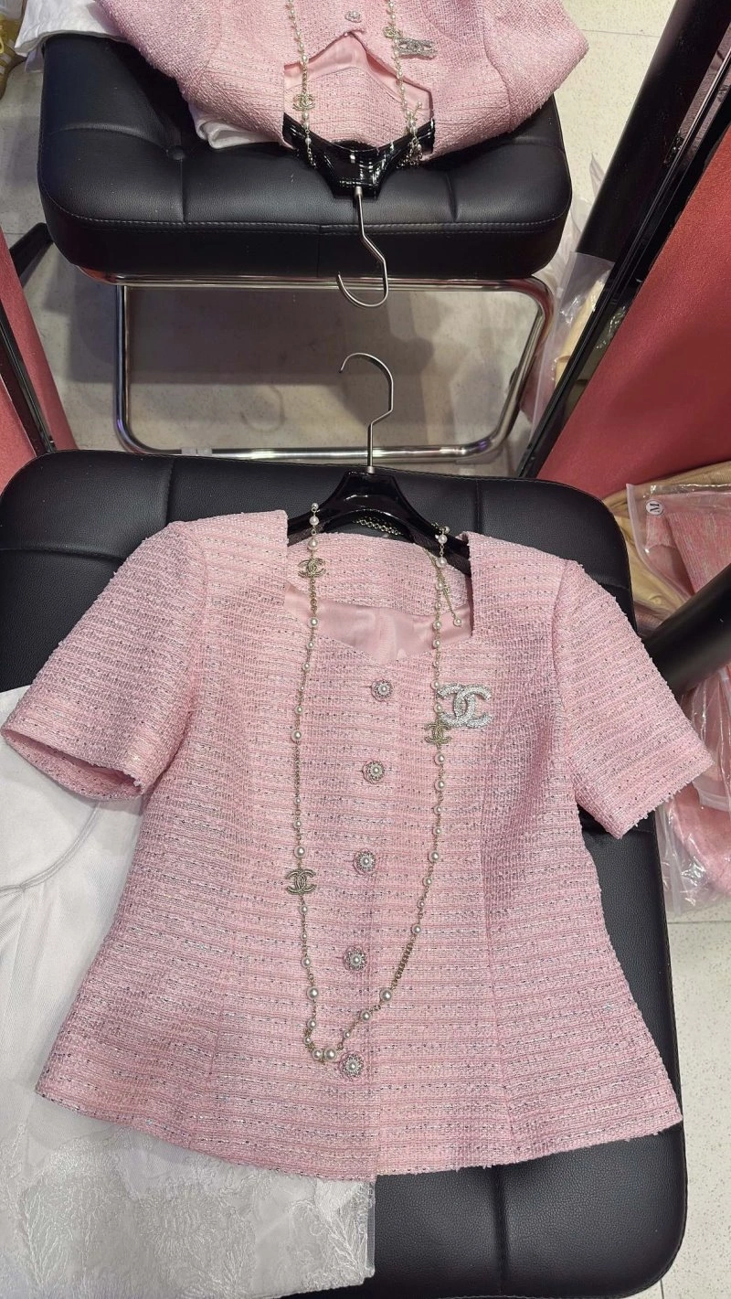 Fashionable Chanel Outwear 109795